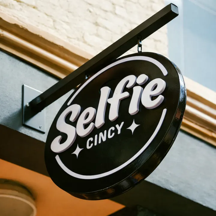 Cover image for Selfie Cincy | Interactive Selfie Museum Experience