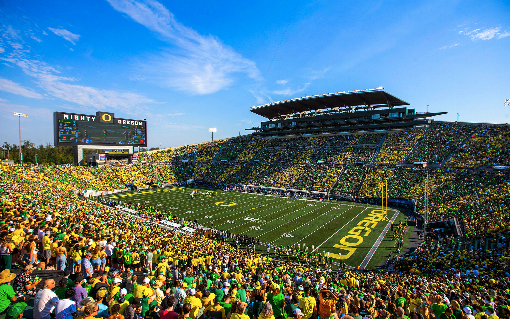 Cover image for Oregon Ducks Football vs. Northwestern Wildcats Football