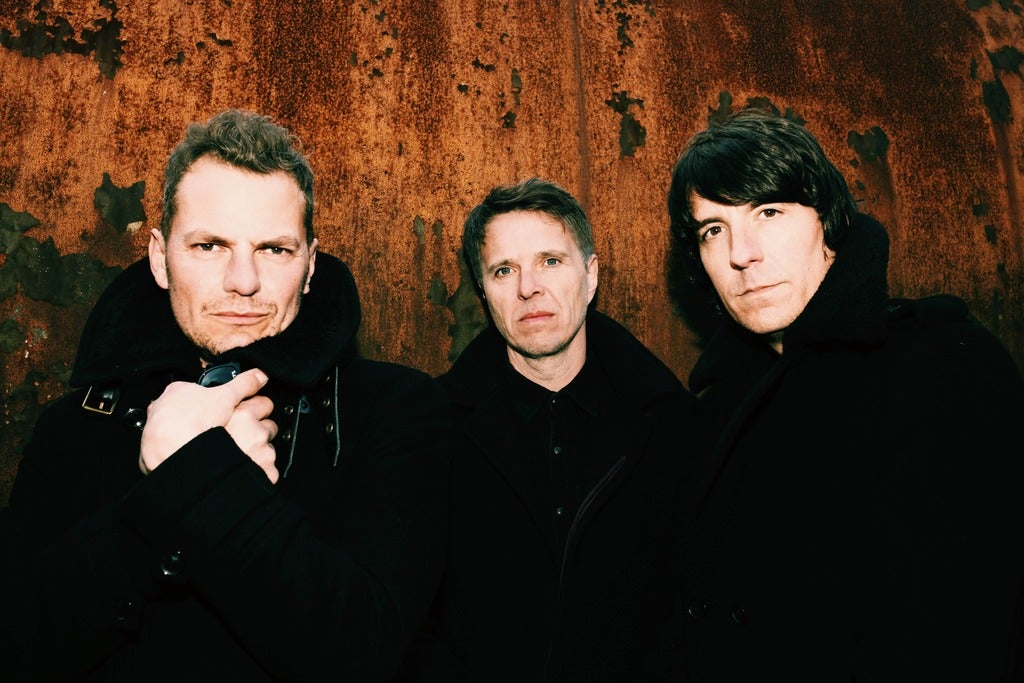 Cover image for Toploader