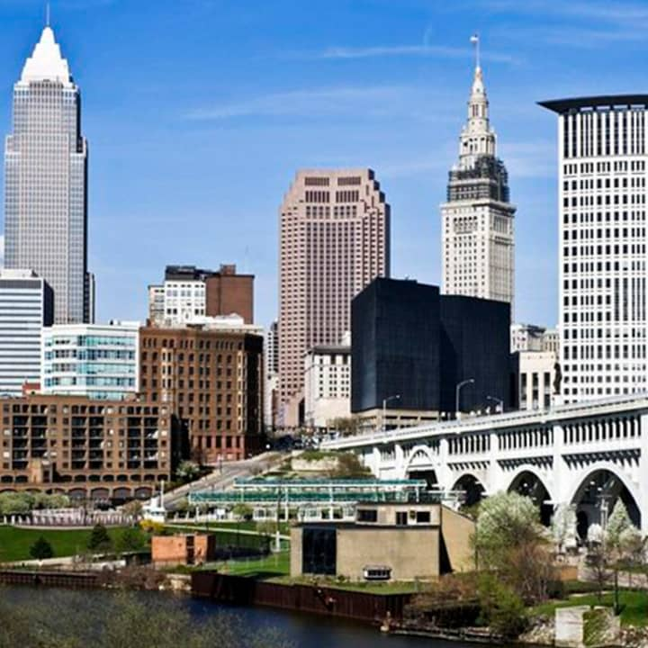 Cover image for Cleveland Scavenger Hunt: A Ball Round The Mall
