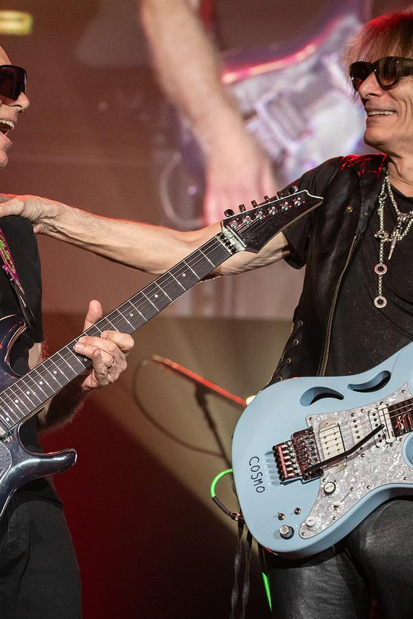 SatchVai Band - Joe Satriani & Steve Vai