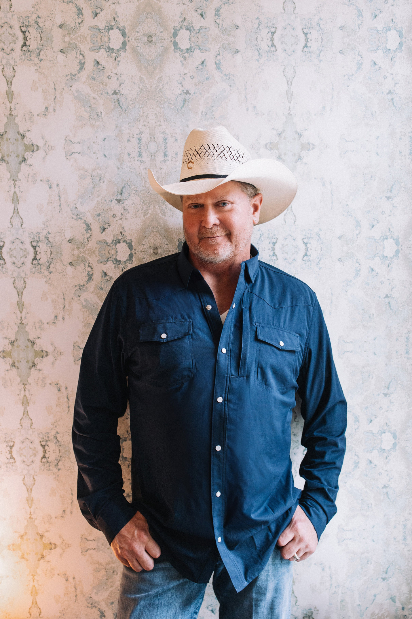 Cover image for Tracy Lawrence: No Alibis Tour