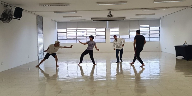 Cover image for Juventudes - Iniciação ao Teatro